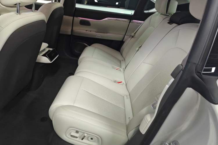 Used Nio ET7 2023 100kWh Signature Edition
