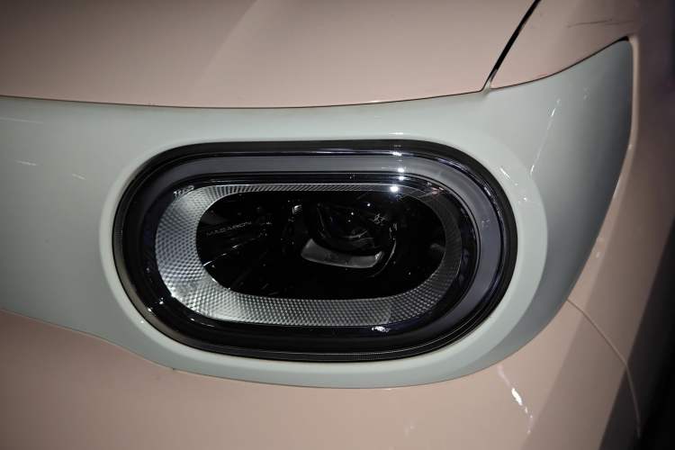 Used Wuling Hongguang MINIEV 2024 3rd Generation 215km Advanced Version
