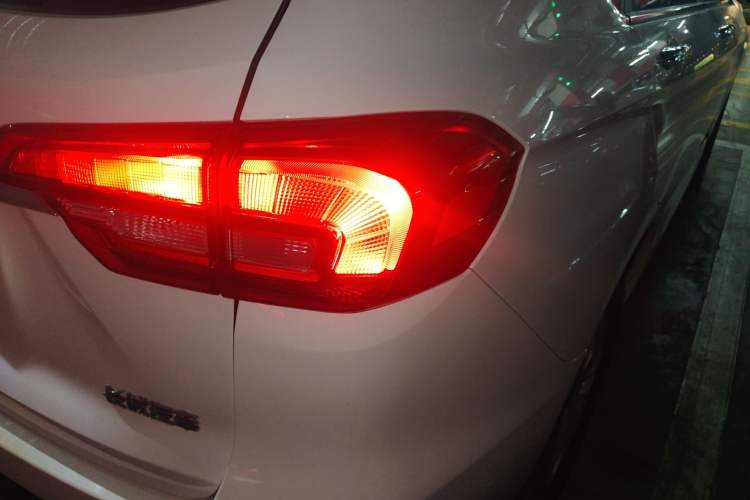 Used Haval M6 2019 1.5T Manual Two-Wheel Drive Urban Version China VI Standard
