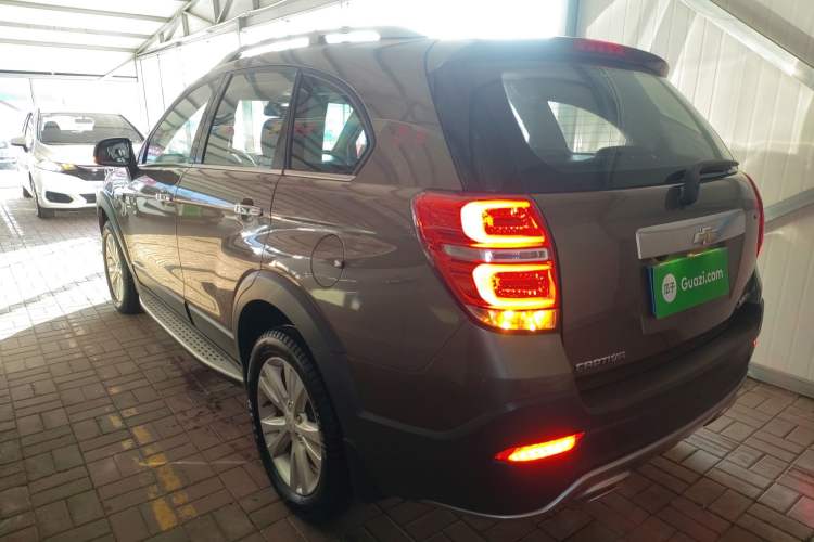 Used Chevrolet Captiva 2017 2.4L 4x4 Flagship Edition 7-Seater