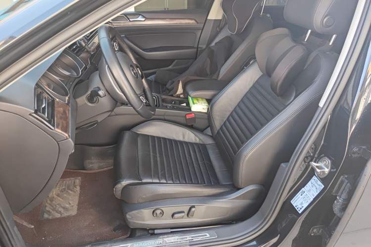 Used Volkswagen Magotan 2018 Facelift 330TSI DSG Luxury Model Left Front Seat