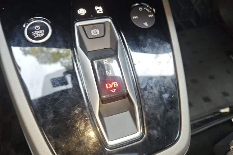 Used Audi Q5 e-tron 2022 40 e-tron Starlight Edition Mech Kit
