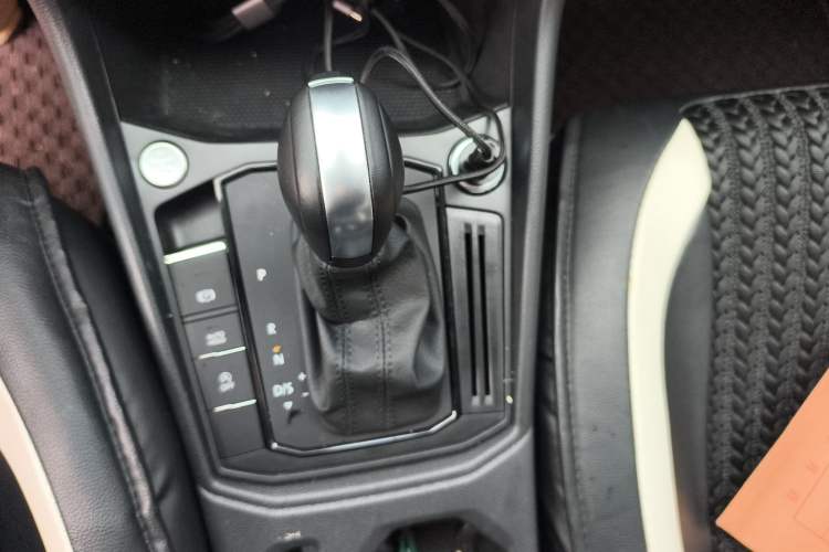 Used Volkswagen Lavida 2024 1.5L Automatic Starry Sky 5 Million Edition Gear Lever