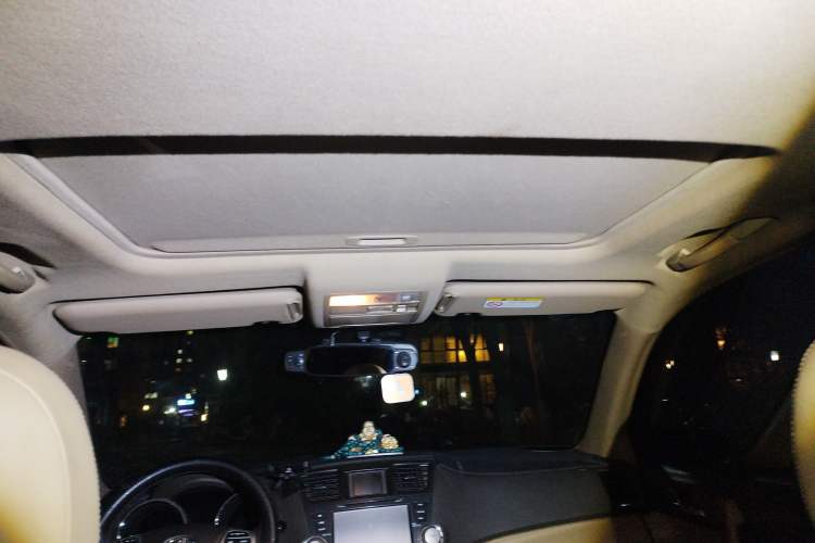 Used Toyota Highlander 2013 2.7L Two-Wheel Drive 7-Seater Zijin Edition
