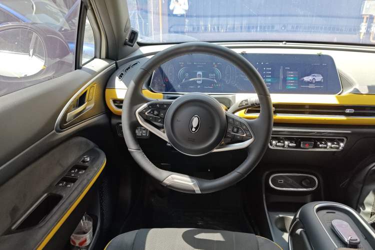 Used ORA Good Cat GT 2023 Mulan Edition 401km Prestige Version Steering Wheel