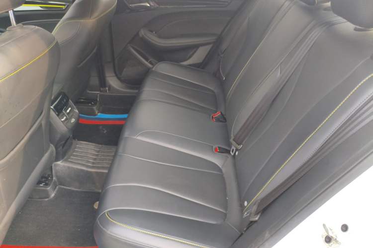 Used Roewe i5 2021 1.5L CVT Diamond Edition Left Rear Seat