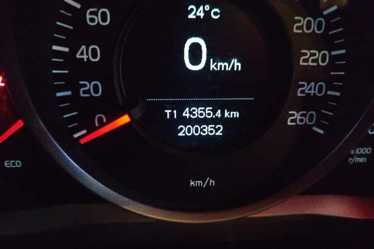 Used Volvo S60 2018 S60L T3 Smart Progress Edition Odometer Close Up