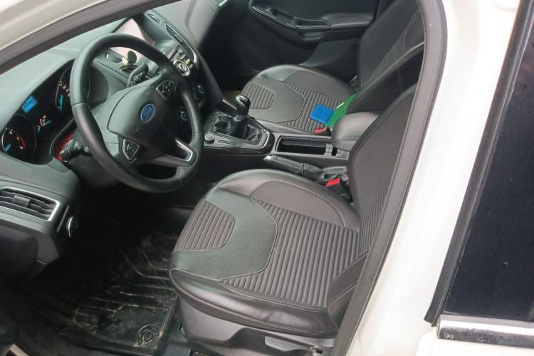 Used Ford Focus 2017 Sedan 1.6L Manual Fashion Edition Smart Drive Version