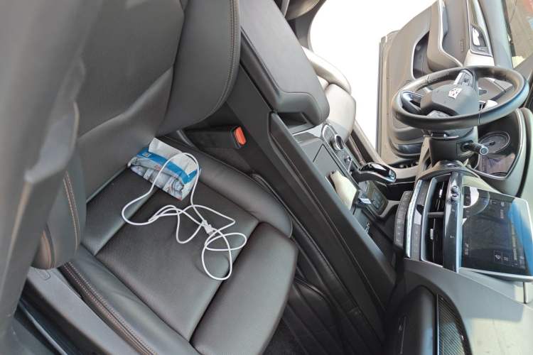 Used Cadillac CT5 2020 Revised 28T Platinum Sport Edition Right Front Seat