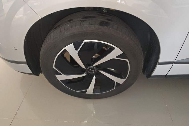 Used BYD Sealion 06 New Energy 2025 Model EV 605 Navigation Pro Edition Left Front Wheel Hub