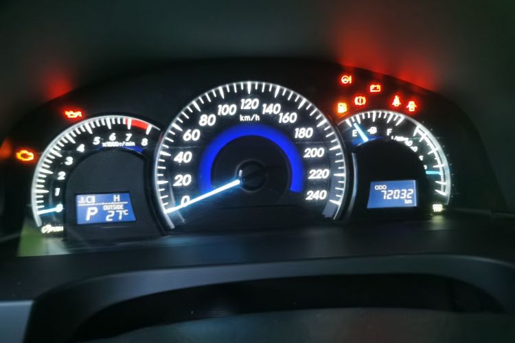 Used Toyota Camry 2016 2.0G 10th Anniversary Leading Edition
