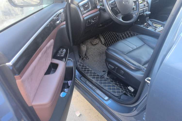 Used GAC Trumpchi GS8 2017 320T Two-Wheel Drive Luxury Smart Connectivity Version (7 Seats)
