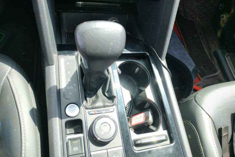 Used Volkswagen Teramont 2020 Revised Version 380TSI Four-Wheel Drive Luxury Edition Gear Lever