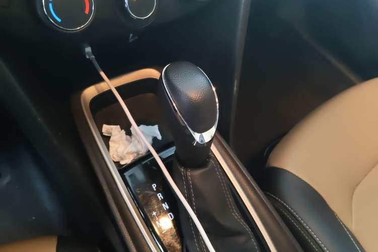 Used Chevrolet Monza 2021 320 Automatic Enjoyment Sunroof Edition Gear Lever