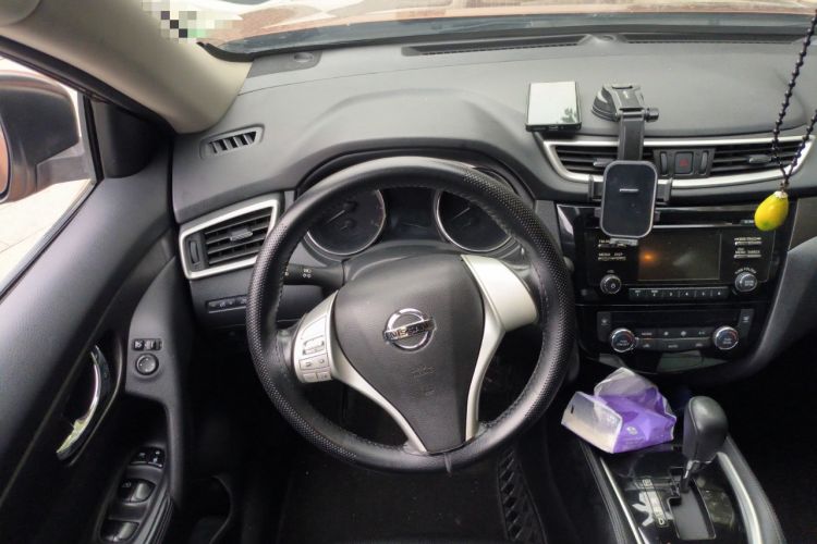 Used Nissan X-Trail 2015 2.0L CVT Comfort MAX Edition 2WD Steering Wheel