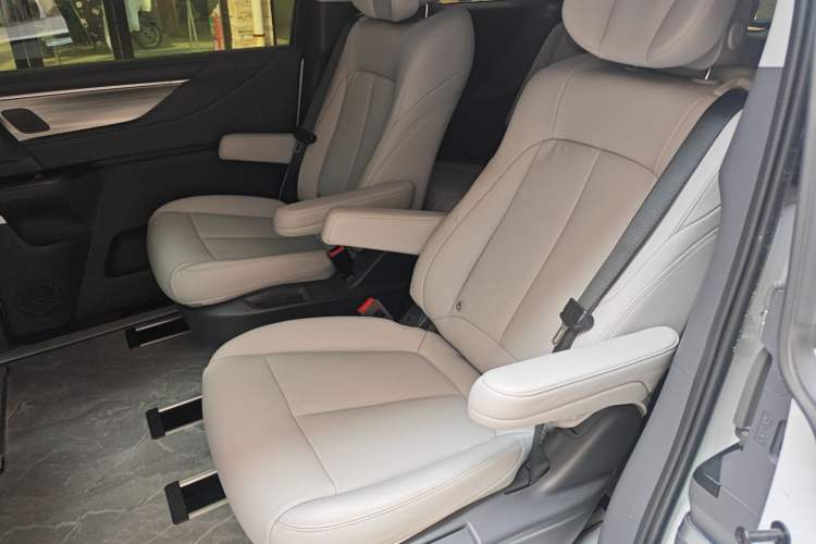 Used Buick GL8 2025 Lu Zun Smart Enjoyment Edition
