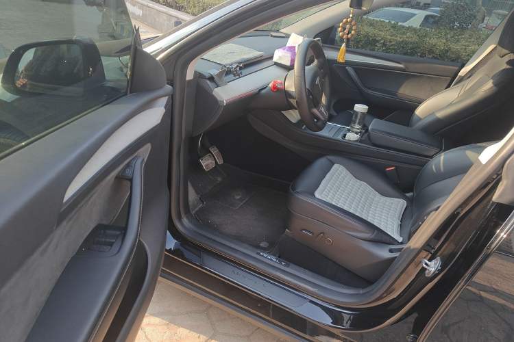 Used Tesla Model Y 2023 Rear-Wheel-Drive Version