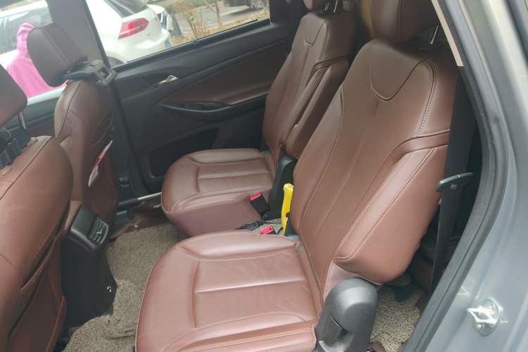 Used Buick GL6 2018 18T 6-Seater Prestige Model
