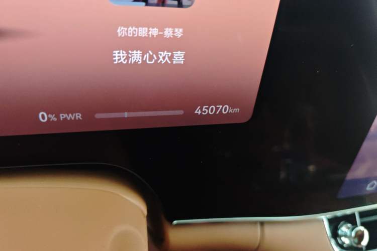 Used Hima S800 2025 Model, Range-Extended Starlight Premium Edition, 5 Seats Odometer Close Up