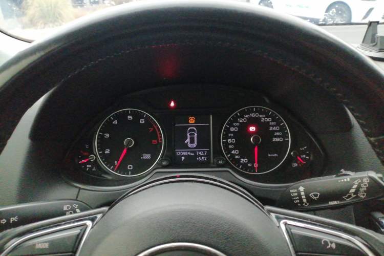 Used Audi Q5 2016 40 TFSI Technology Edition Instrument Cluster