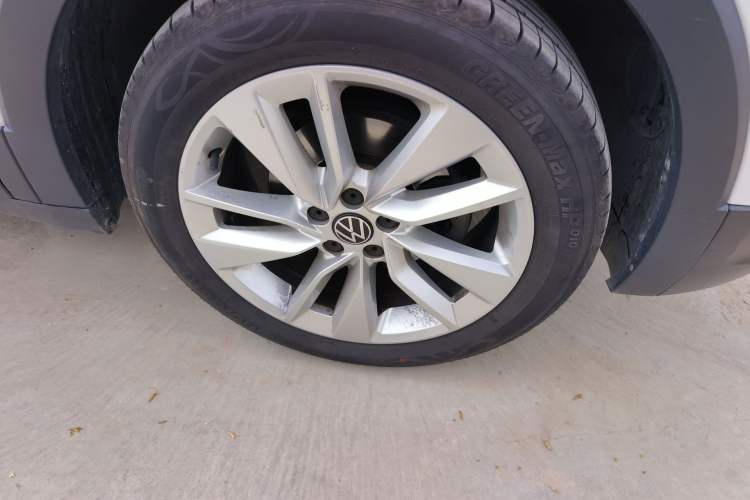 Used Volkswagen T-Cross 2022 1.5L Automatic Comfort Edition Right Front Wheel Hub