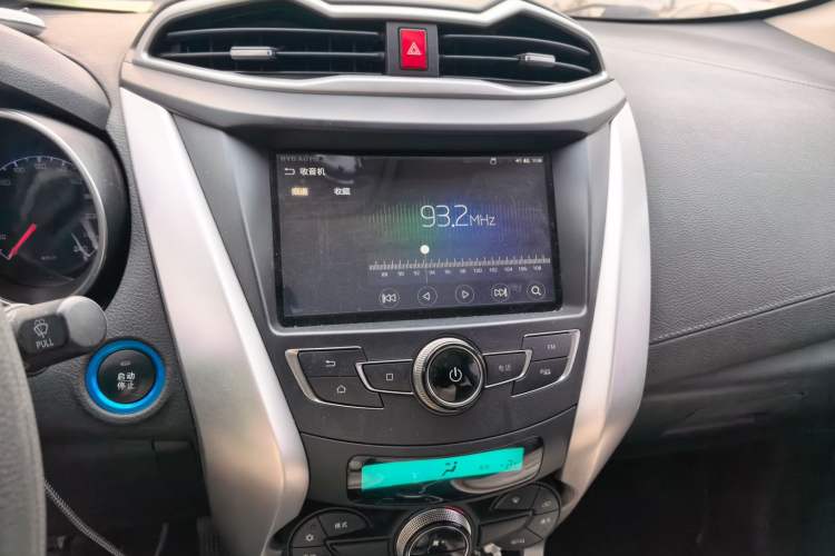 Used BYD Yuan New Energy 2019 EV360 Smart Connect Enjoyment Model
