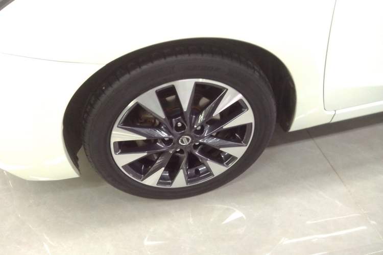 Used Nissan Lannia 2016 1.6L CVT Smart Cool Edition Exterior 4