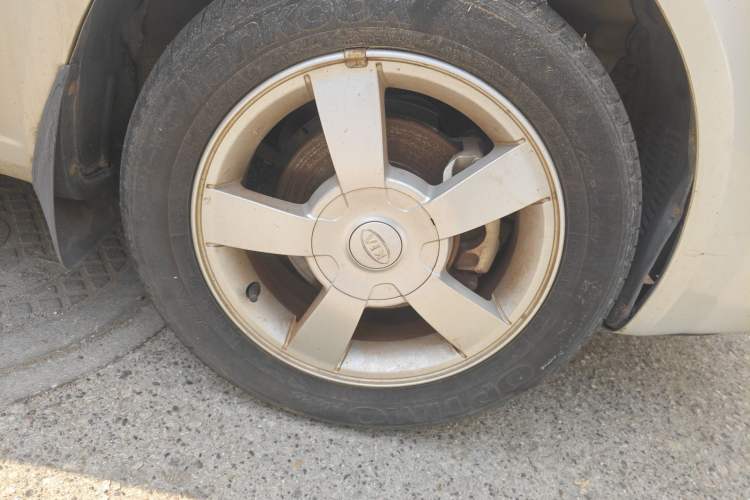 Used Kia Rio 2007 1.6L MT GLS Right Front Wheel Hub