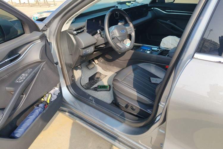 Used Ford Mondeo 2025 2.0T EcoBoost Luxury Version