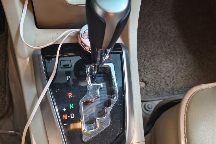 Used Toyota Corolla 2014 1.6L CVT GL-i Gear Lever