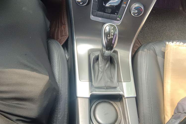 Used Volvo XC60 2014 T5 Zhiyi Edition Gear Lever