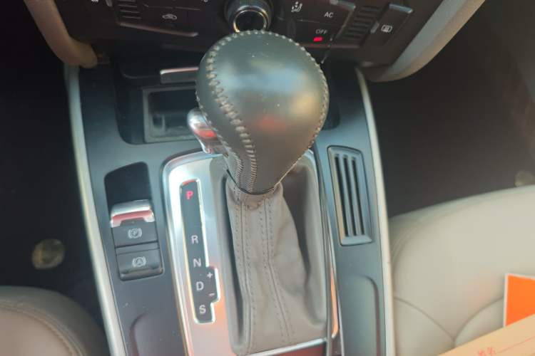 Used Audi A4L 2010 1.8 TFSI Comfort Model
