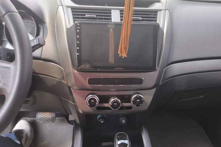 Used Geely Auto GX7 2013 2.0L Automatic Entry-Level Trim
