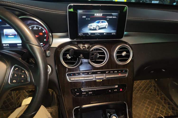 Used Mercedes-Benz GLC 2019 GLC 260 L 4MATIC Dynamic Model