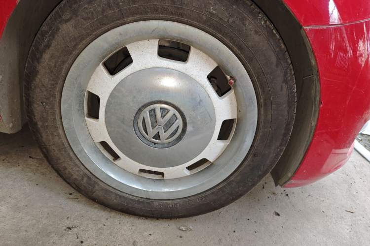 Used Volkswagen Beetle 2015 180TSI model
