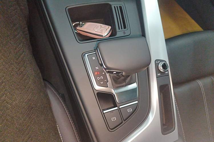 Used Audi A4L 2024 40 TFSI Fashion Dynamic Model