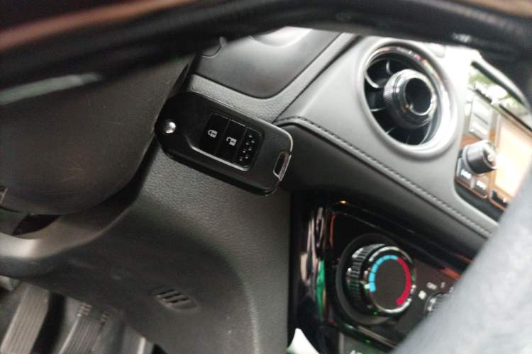 Used Honda XR-V 2017 1.5L LXi CVT Classic Edition Interior 1