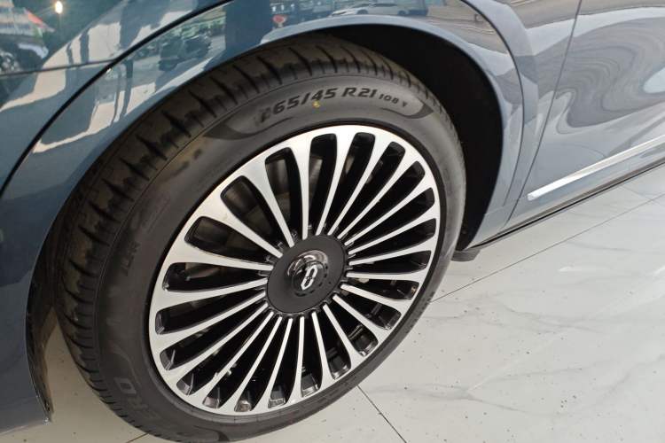 Used Hima AITO M9 2025 Extended-Range Ultra Version 52 kWh 6-Seater
