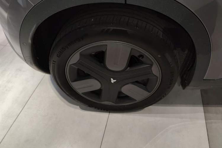 Used firefly firefly 2025 Illuminated Edition
