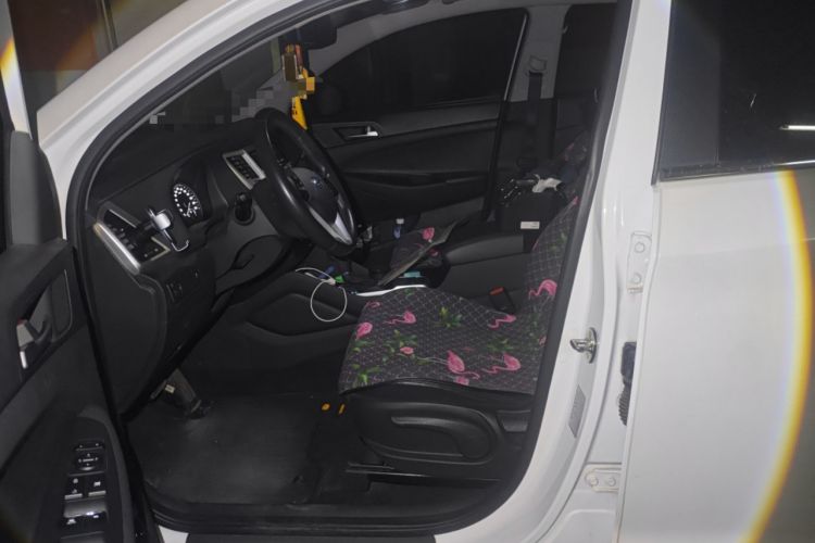 Used Hyundai Tucson 2015 2.0L Automatic Two-Wheel Drive Smart Version