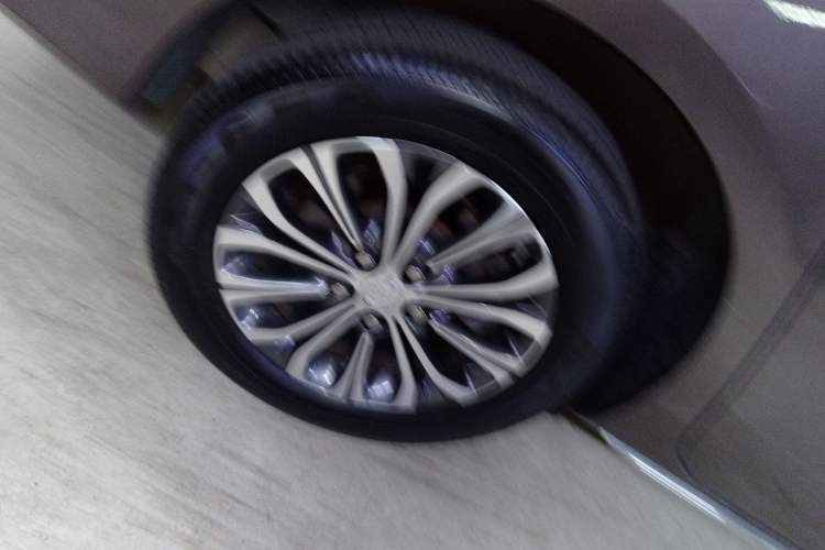 Used Buick GL8 2023 Land Executive Class Comfort Model
