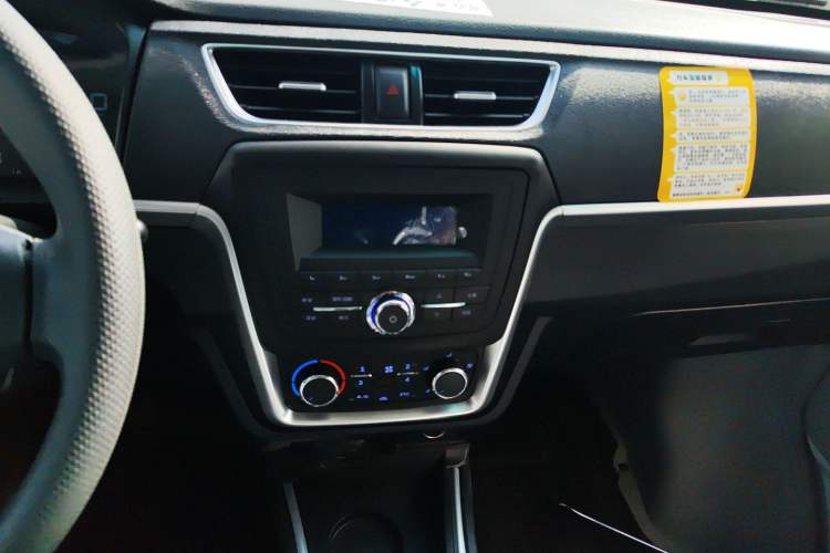 Used SRM Haoyun 2025 Launch Edition Farady 42.3 kWh 305 km 6 seats
