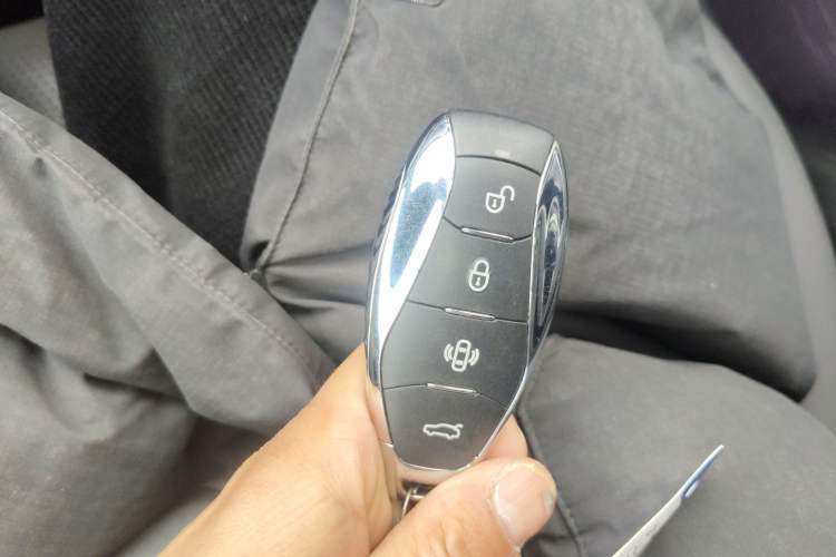 Used Hongqi Tiangong 08 2025 680 Ultra Four-Wheel-Drive Version Vehicle Key
