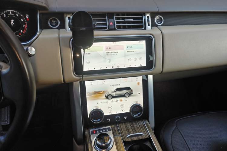 Used Land Rover Range 2019 3.0 SCV6 Legacy Edition Audio And AC Panel