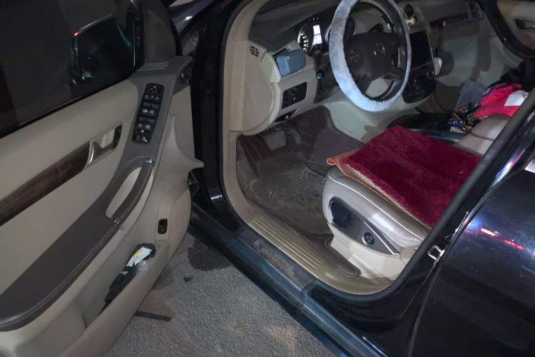 Used Mercedes-Benz R-Class 2011 R 350 L 4MATIC Driver Seat