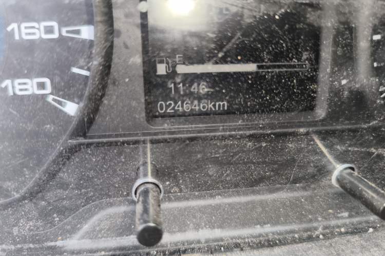 Used Iveco Daily 2025 2.5T V37 Van Transporter Green Lane Enhanced Version Mid-Chassis Mid-Roof Dual Tires
