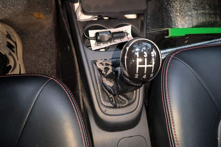 Used Geely Auto Diamond 2015 Sedan 1.5L Manual SuperDeluxe Model
