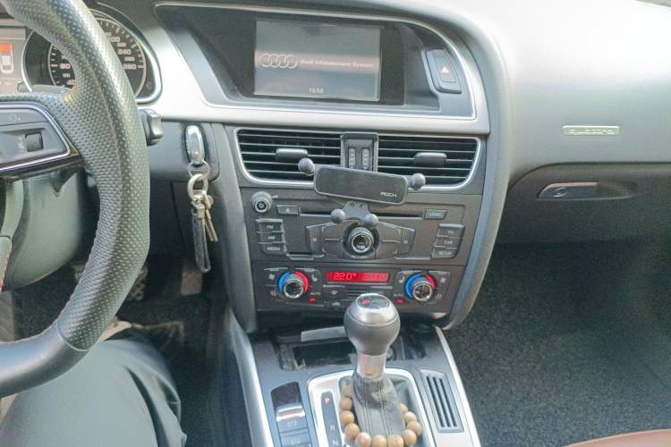 Used Audi A5 2010 3.2 coupe quattro
