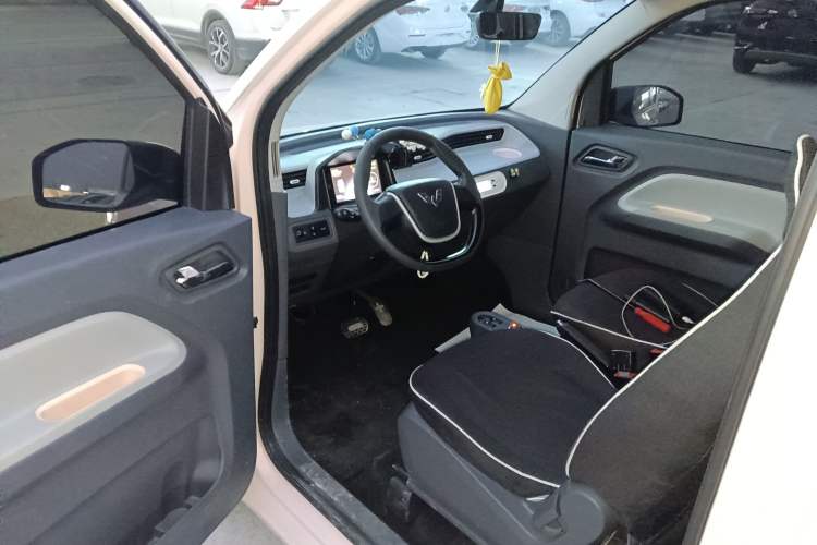 Used Wuling Hongguang MINIEV 2022 Macaron Premium Model – Lithium Iron Phosphate