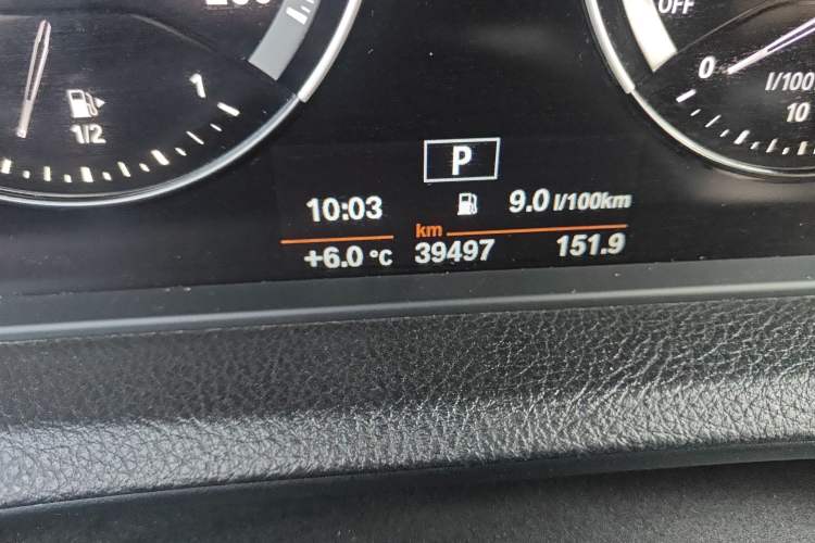 Used BMW 1 Series 2018 118i Leading Model Odometer Close Up